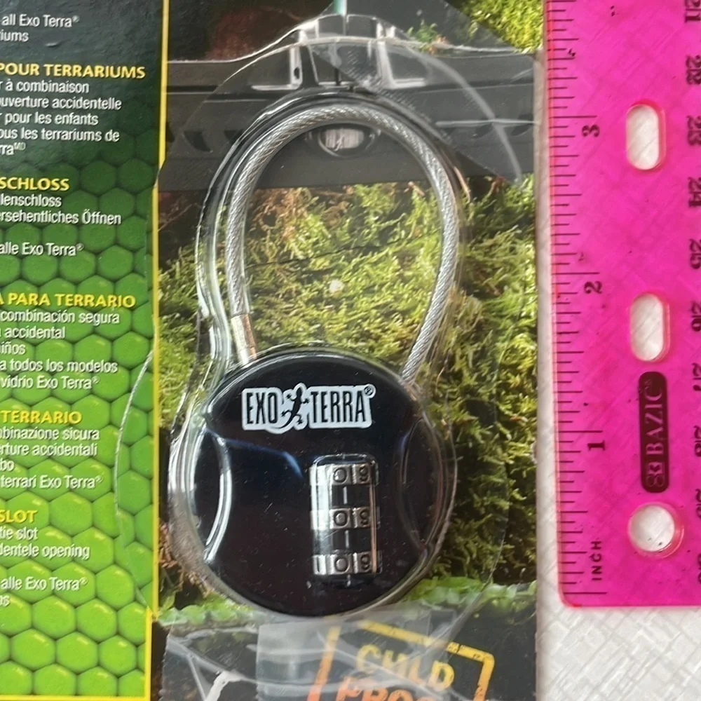 Host Pick! 🥳 NWT Terrarium Lock